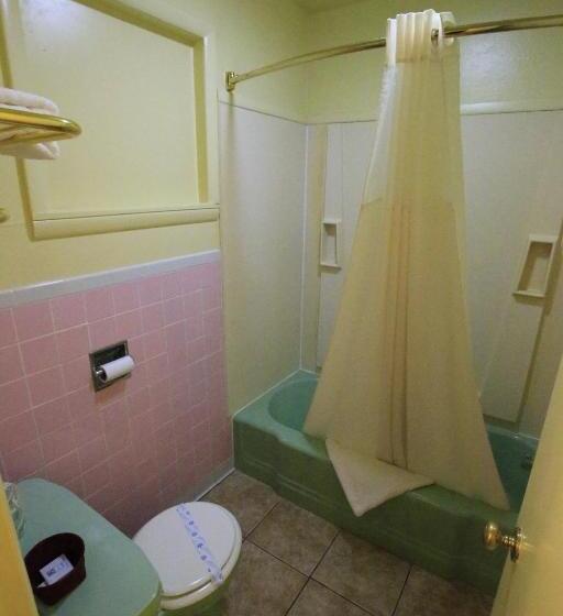 스탠다드 룸 더블 침대 2개, Shamrock Country Inn