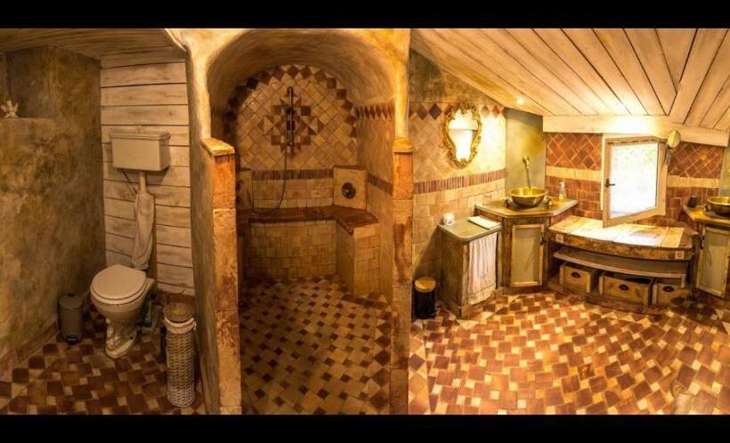 Номер Стандарт с Террасой, La Medievale Du Luberon