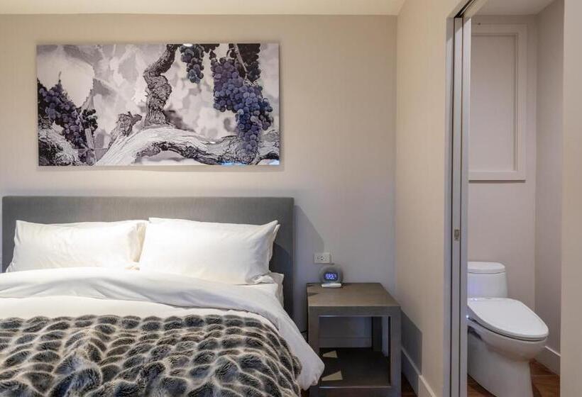 스위트 킹사이즈 침대, R Inn Napa