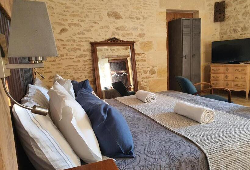 Люкс Вид на Бассейн, Le Clos Réaud