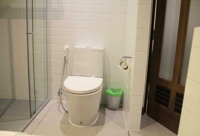 스탠다드 스튜디오 킹침대, Monkham Village Hat Yai