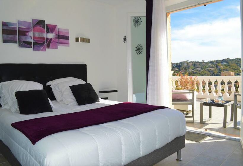 Номер Deluxe Вид на Море Боковой, Villa La Terre Des Lauriers B&b