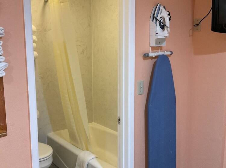 חדר סטנדרט שתי מיטות זוגיות, Budget Motel