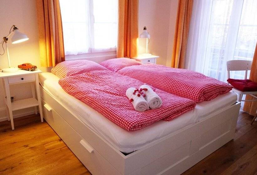 اتاق استاندارد چهار تخته, Adventure Guesthouse