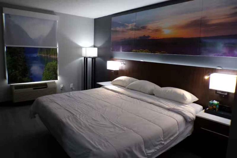 Люкс Повышенной Комфортности, Luxor Inn & Suites, A Travelodge By Wyndham