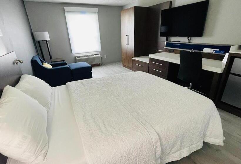 Студия Deluxe, Luxor Inn & Suites, A Travelodge By Wyndham