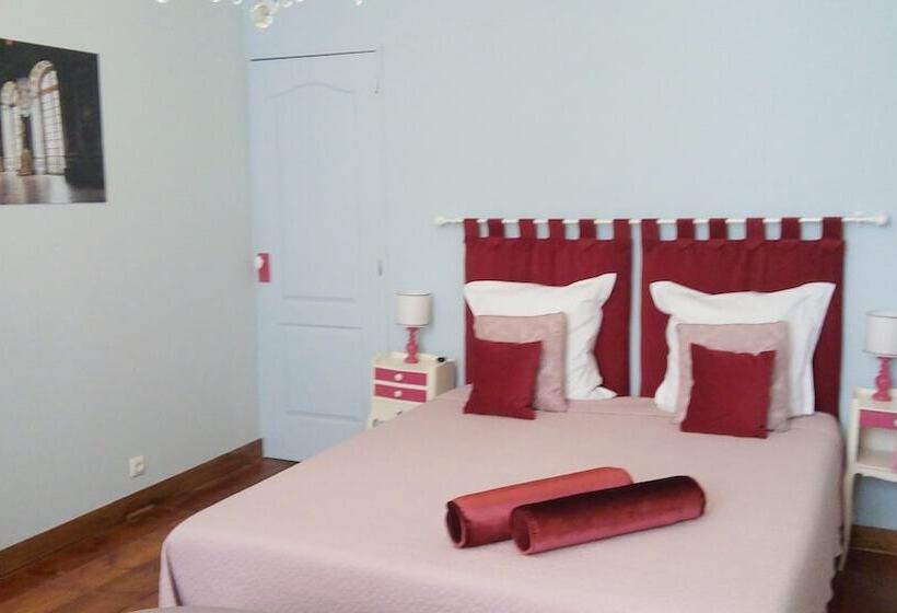 Quarto Estandar, Aux Rosiers