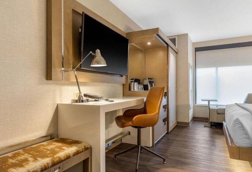 Номер Стандарт, Cambria Hotel Milwaukee Downtown