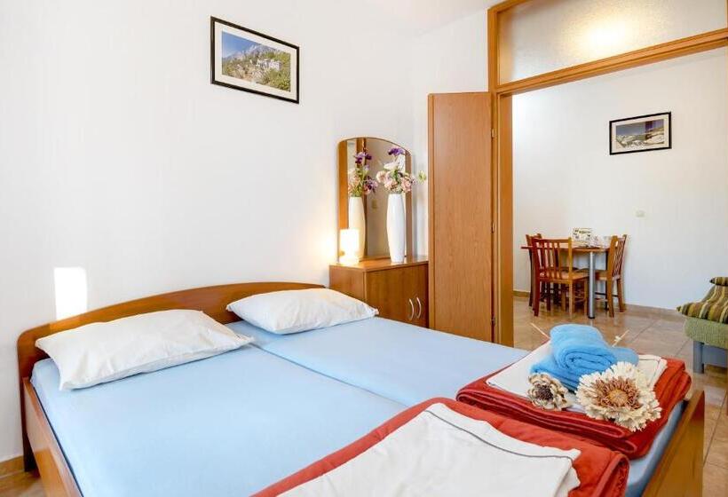 آپارتمان 1 خوابه با تراس, Apartments Vila Adrijana & Fitness Studio Wolf Bv