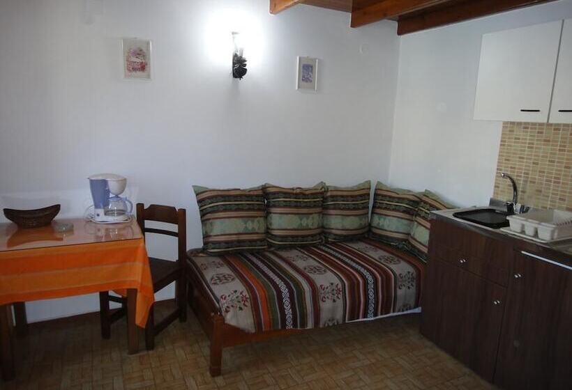 Апартаменты 1 Спальня, Captain's Suites