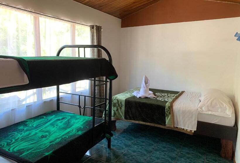 اتاق استاندارد با سرویس بهداشتی مشترک, Cabinas Vista Al Golffo