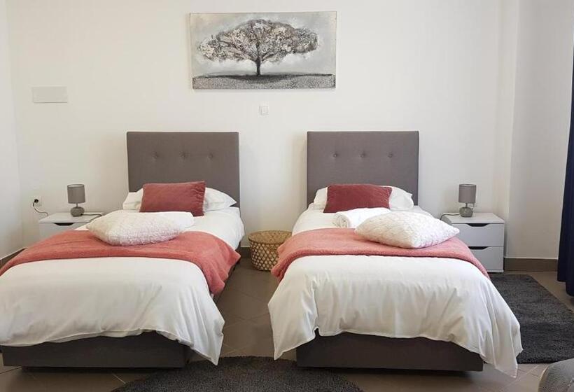 اتاق لوکس, Marko Airport Rooms