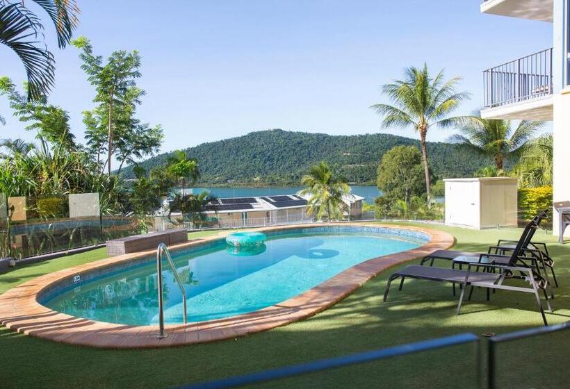 Escritório Superior, Coral Sea Vista Apartments
