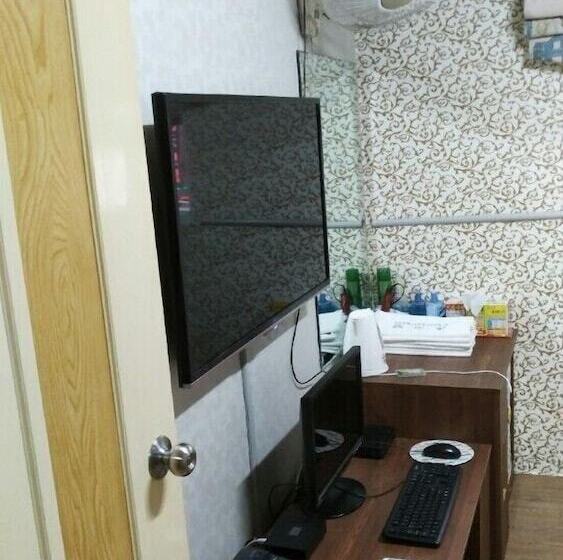 اتاق استاندارد, Gumi A Motel
