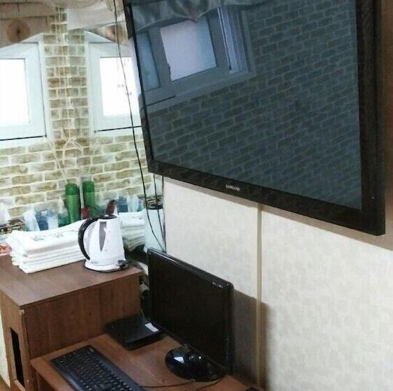 اتاق استاندارد, Gumi A Motel
