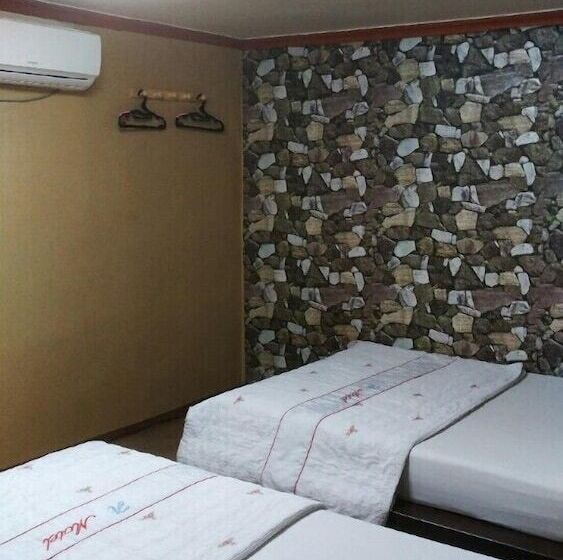 اتاق استاندارد, Gumi A Motel