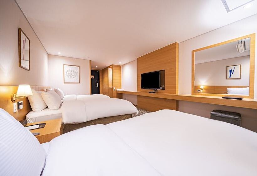 اتاق استاندارد سه نفره, Benikea Hotel Bizinn
