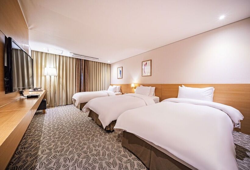 اتاق استاندارد سه نفره, Benikea Hotel Bizinn