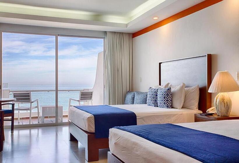 سوییت با چشم‌انداز دریا, The Paramar Beachfront Boutique Hotel With Breakfast Included   Downtown Malecon