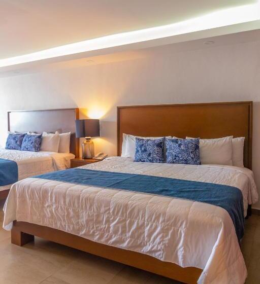Deluxe Suite Sea View, The Paramar Beachfront Boutique Hotel With Breakfast Included   Downtown Malecon