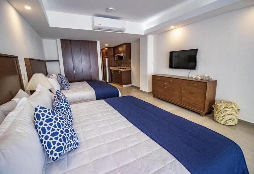 Deluxe Suite Sea View, The Paramar Beachfront Boutique Hotel With Breakfast Included   Downtown Malecon