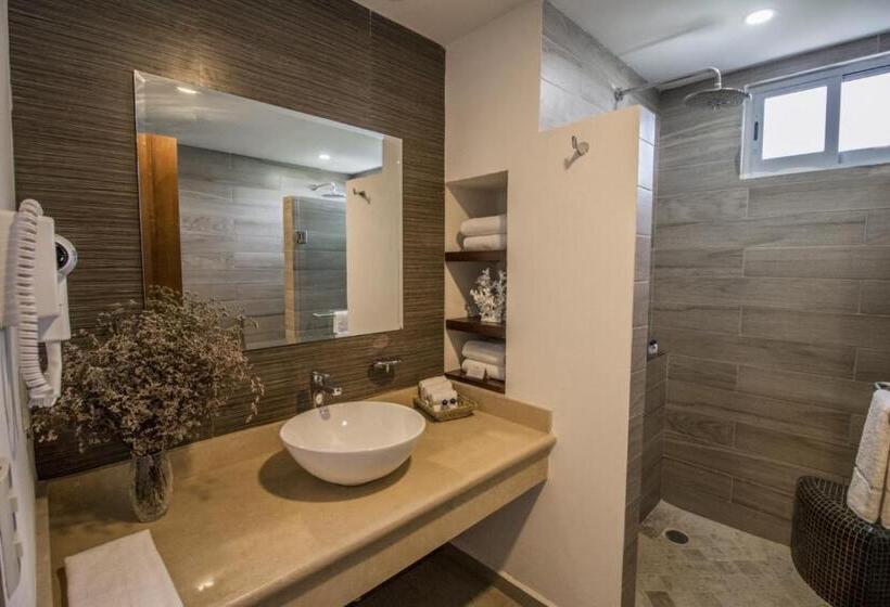 سوئیت مستر, The Paramar Beachfront Boutique Hotel With Breakfast Included   Downtown Malecon