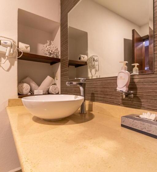 سوئیت مستر, The Paramar Beachfront Boutique Hotel With Breakfast Included   Downtown Malecon