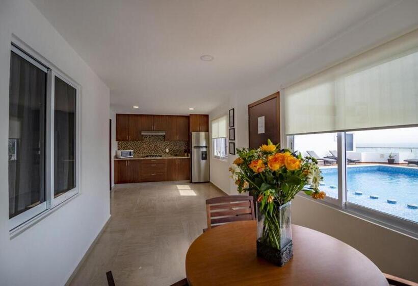 سوییت با چشم‌انداز دریا, The Paramar Beachfront Boutique Hotel With Breakfast Included   Downtown Malecon