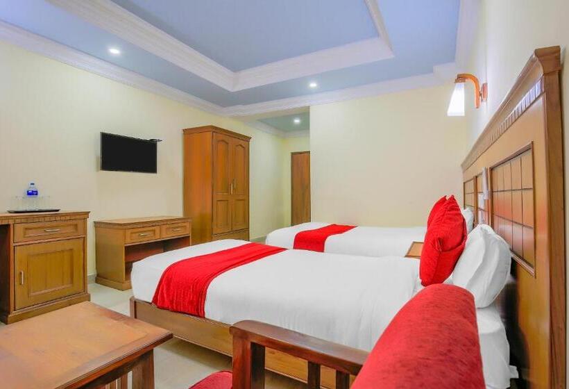 اتاق لوکس, Lacoul Inn
