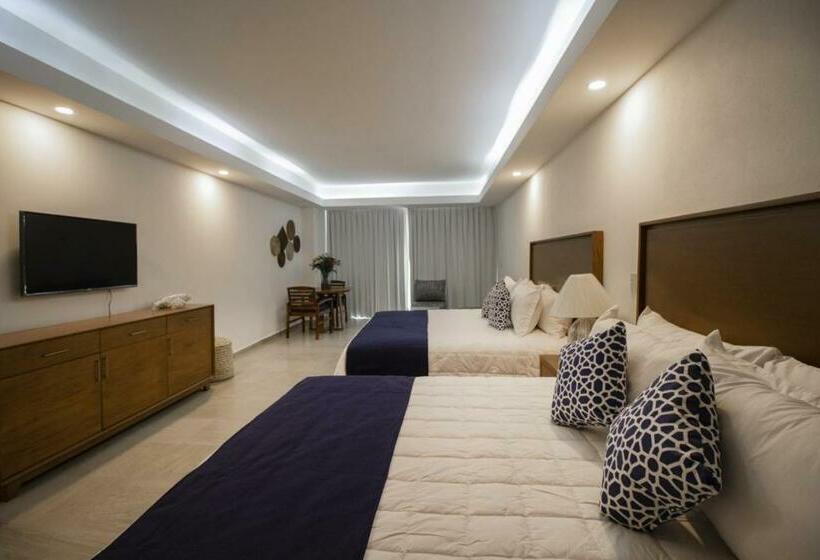Deluxe Suite Sea View, The Paramar Beachfront Boutique Hotel With Breakfast Included   Downtown Malecon
