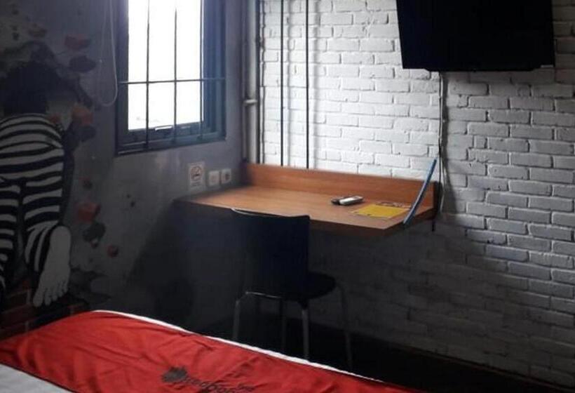 Номер Deluxe, Reddoorz Plus @ Doorman Guest House