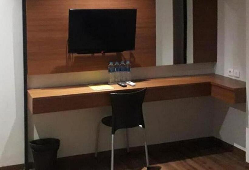Семейный Номер, Reddoorz Plus @ Doorman Guest House