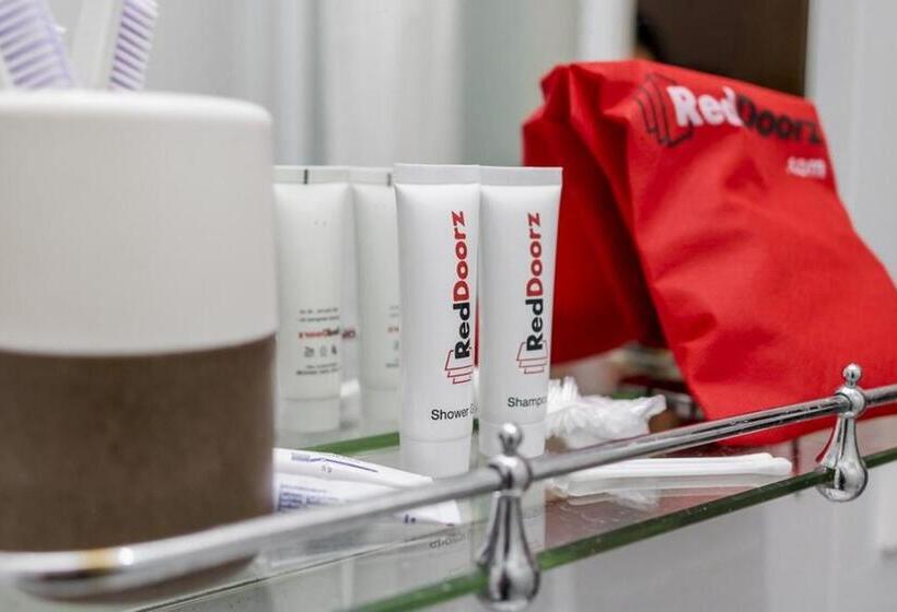 Семейный Номер, Reddoorz Plus @ Doorman Guest House