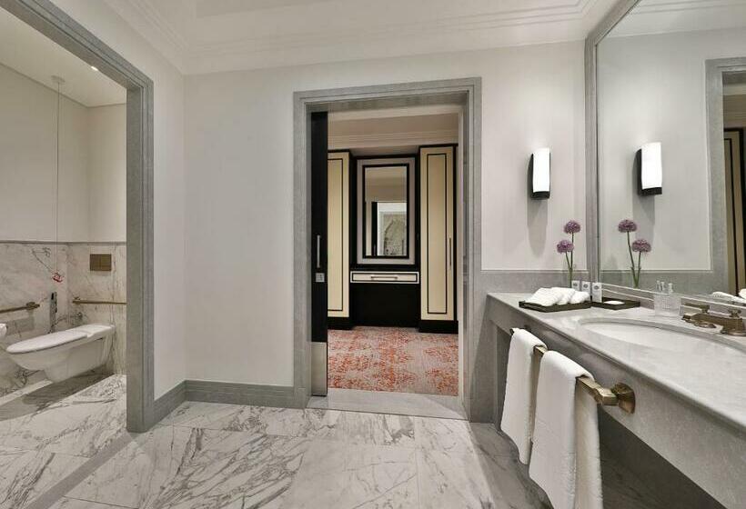 غرفة ديلوكس سرير كينج, The St. Regis Amman