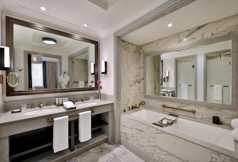 جناح سرير كينج, The St. Regis Amman