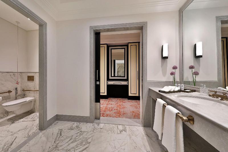 غرفة ديلوكس سرير كينج, The St. Regis Amman