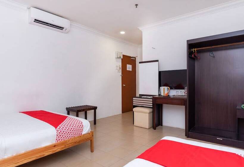 اتاق لوکس سه تخته, Neo Pegasus Hotel By Oyo Rooms