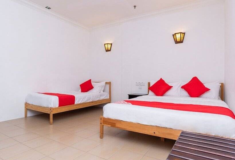 اتاق لوکس سه تخته, Neo Pegasus Hotel By Oyo Rooms