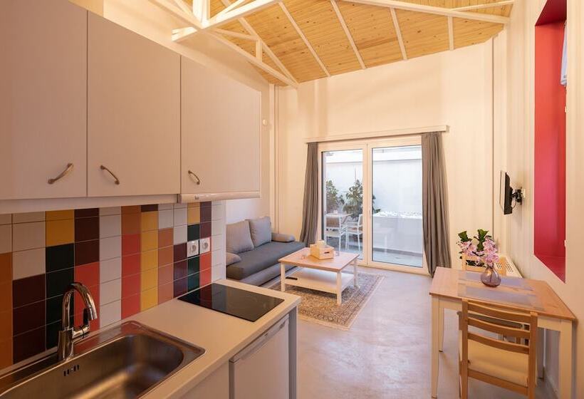 سوئیت سینیور, Ether Loft Suites