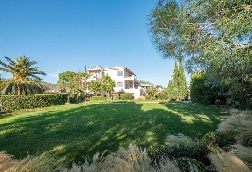 اتاق لوکس با چشم‌انداز باغ, 180 South Seaside