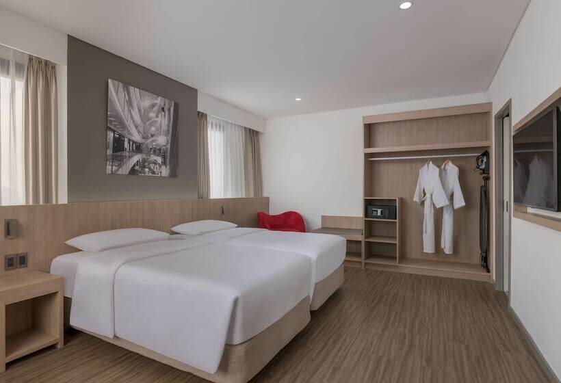 سوییت جونیور, Park Inn By Radisson North Edsa