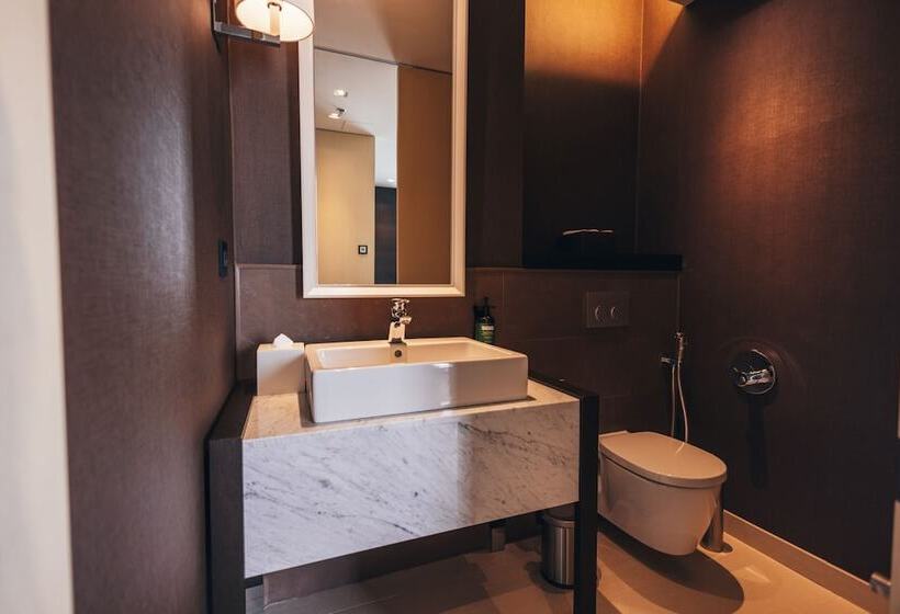 سوییت, Crowne Plaza Geneva, An Ihg