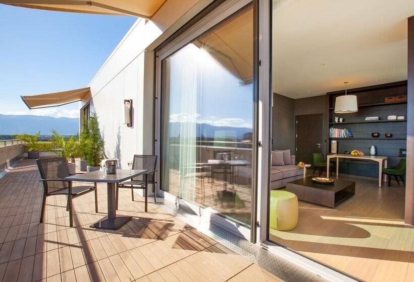 سوییت, Crowne Plaza Geneva, An Ihg