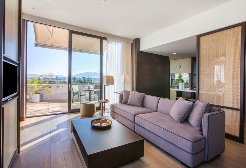 سوییت, Crowne Plaza Geneva, An Ihg