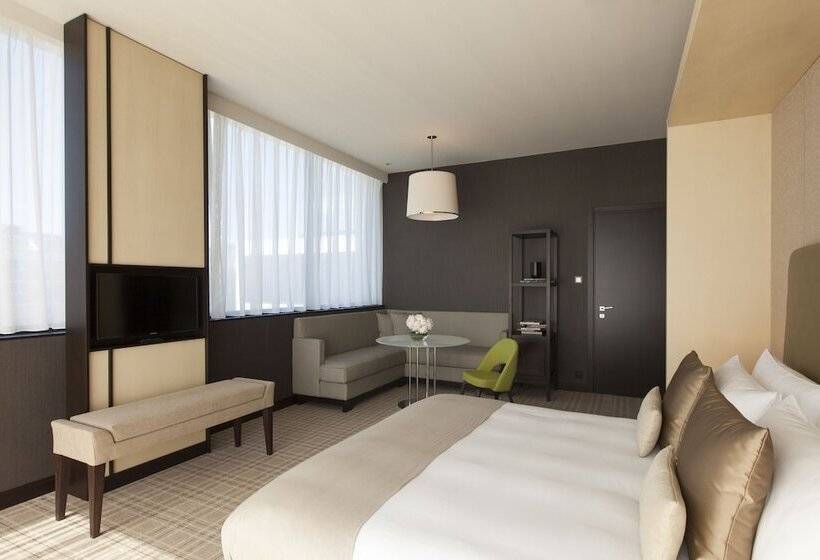 سوییت, Crowne Plaza Geneva, An Ihg