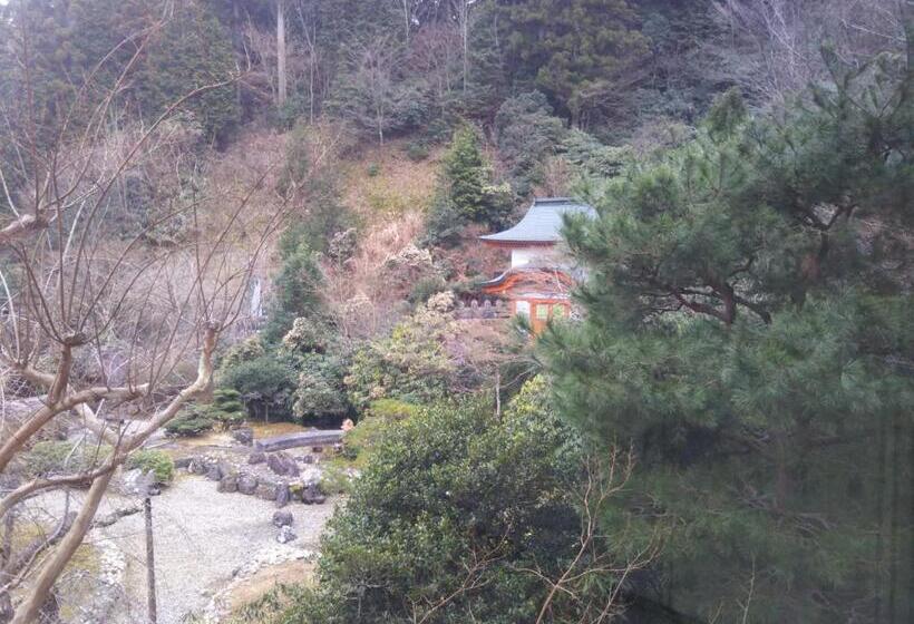 Номер Стандарт Вид на Сад, Koyasan Sainan In