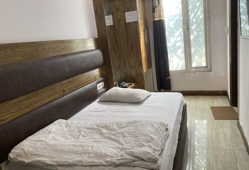اتاق لوکس یک تخته, Ambience