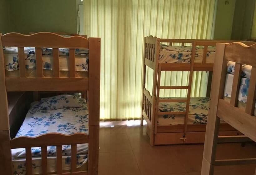 تختخواب در اتاق مشترک, Best Hostel Republic Square