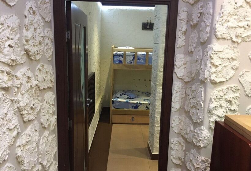تختخواب در اتاق مشترک, Best Hostel Republic Square