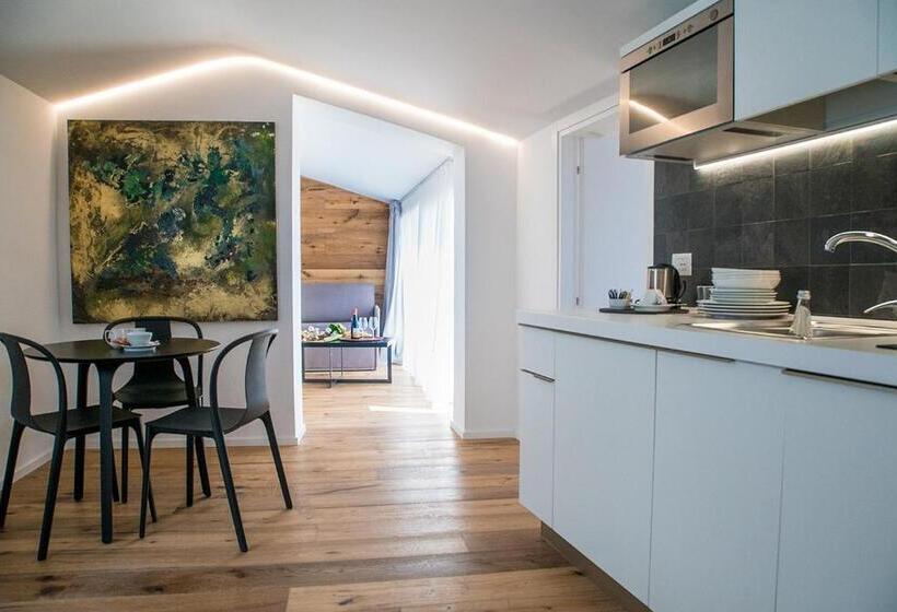 سوئیت پنت هاوس, Re Dionisio Luxury Suites